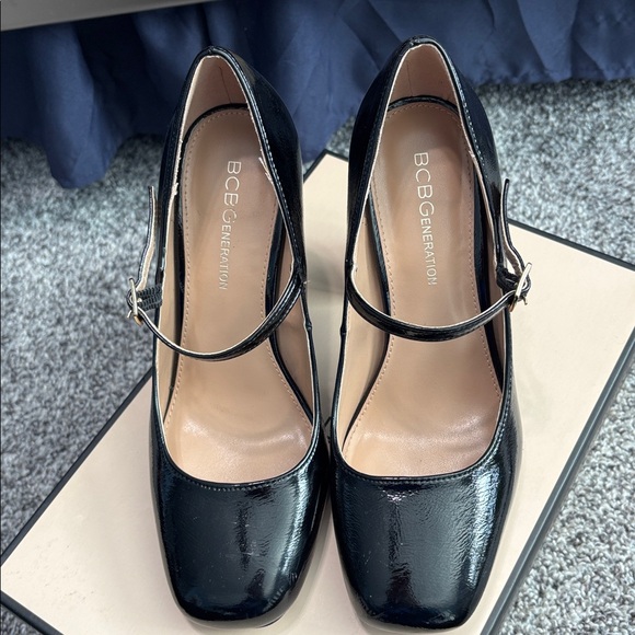 GUC BCBG Black Patent Dannie Mary Jane’s Size 6 - Picture 7 of 16
